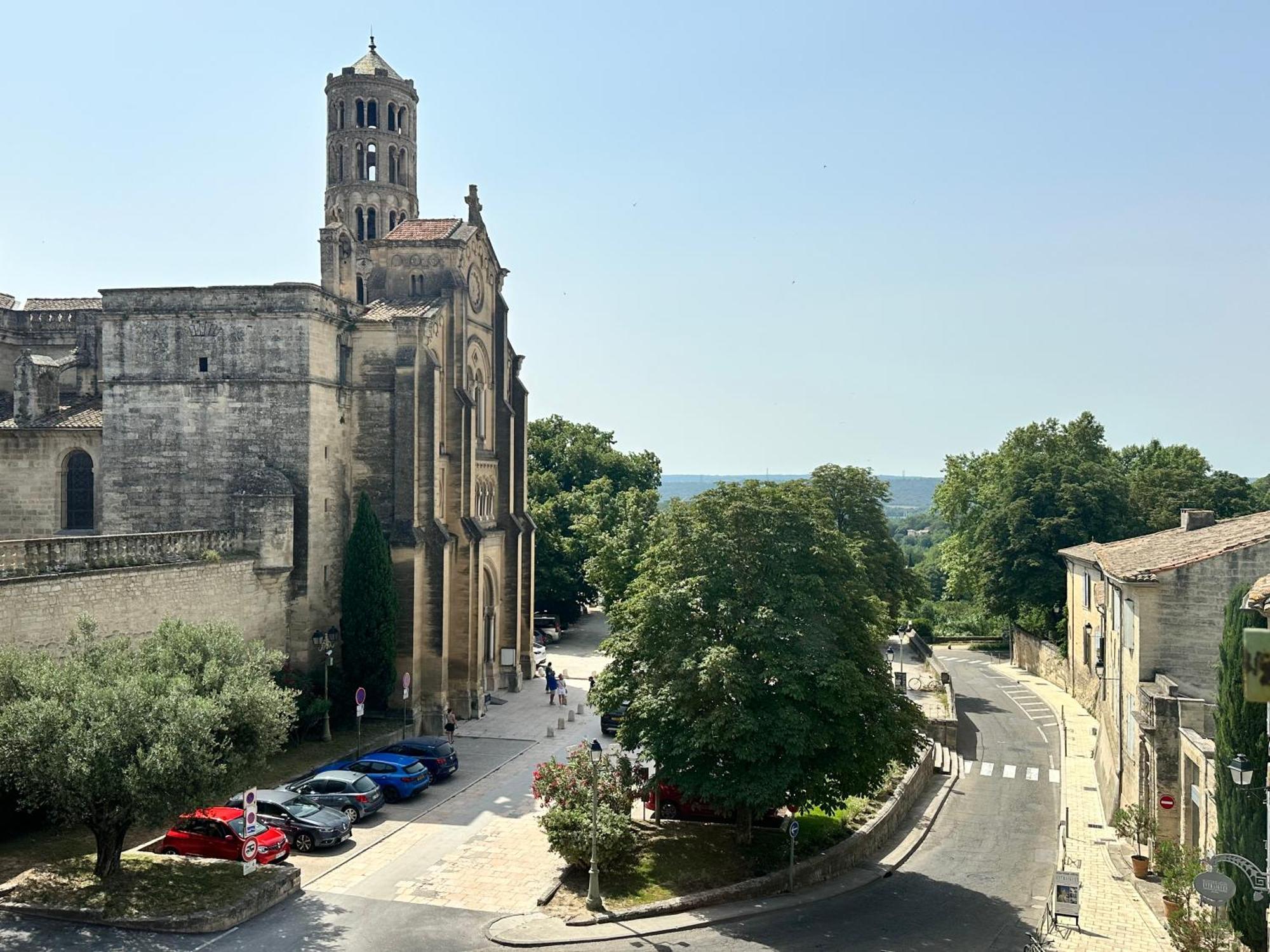Le Grand Castille Uzes Bagian luar foto